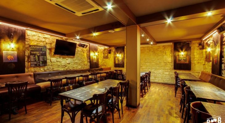 Vivez un pot de départ mémorable dans un restaurant karaoké Vivez un pot de départ mémorable dans un restaurant karaoké