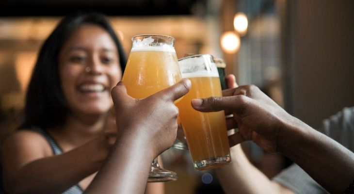 Les meilleurs bars pas cher à Paris : tous nos bons plans Les meilleurs bars pas cher à Paris : tous nos bons plans