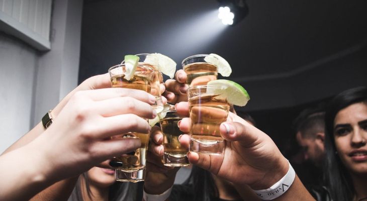 Afterwork au top : 3 raisons de privatiser un bar à cocktail