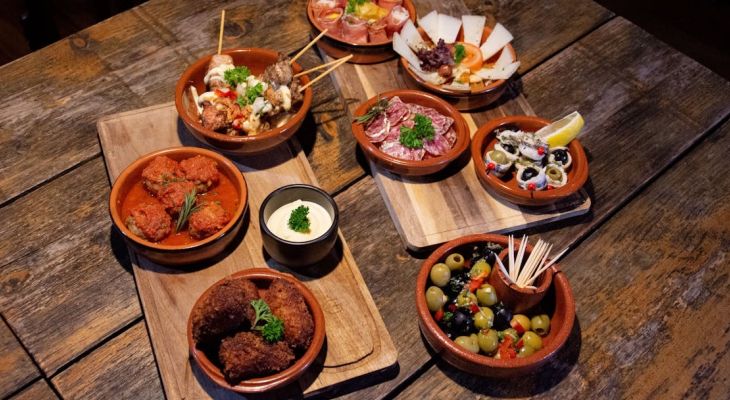 Repas à la plancha dans les bars à tapas : est-ce intéressant ? 