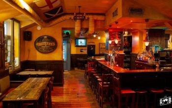 Top des meilleurs bars pour fêter son anniversaire à Paris Top des meilleurs bars pour fêter son anniversaire à Paris