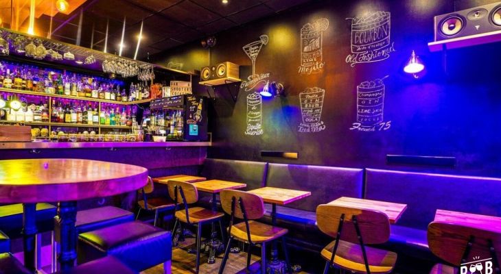Anniversaire à Lyon : top des bars à privatiser pour une soirée inoubliable Anniversaire à Lyon : top des bars à privatiser pour une soirée inoubliable