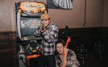 Les bars à jeux et karaoké font leur come-back Les bars à jeux et karaoké font leur come-back