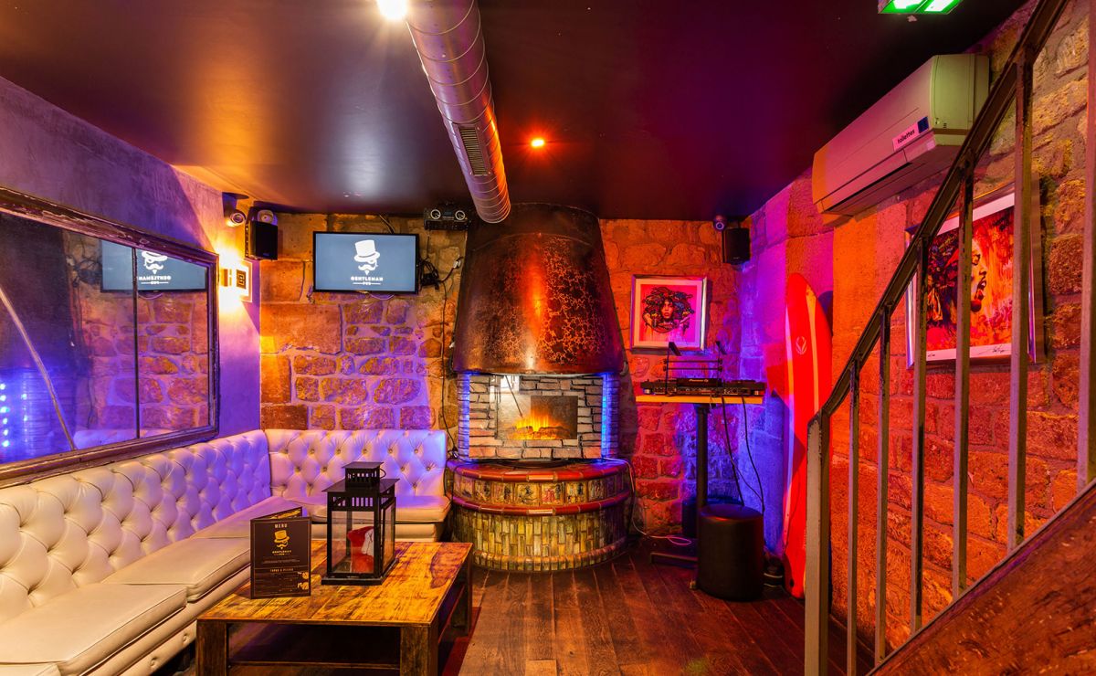 Gentleman Pub #2