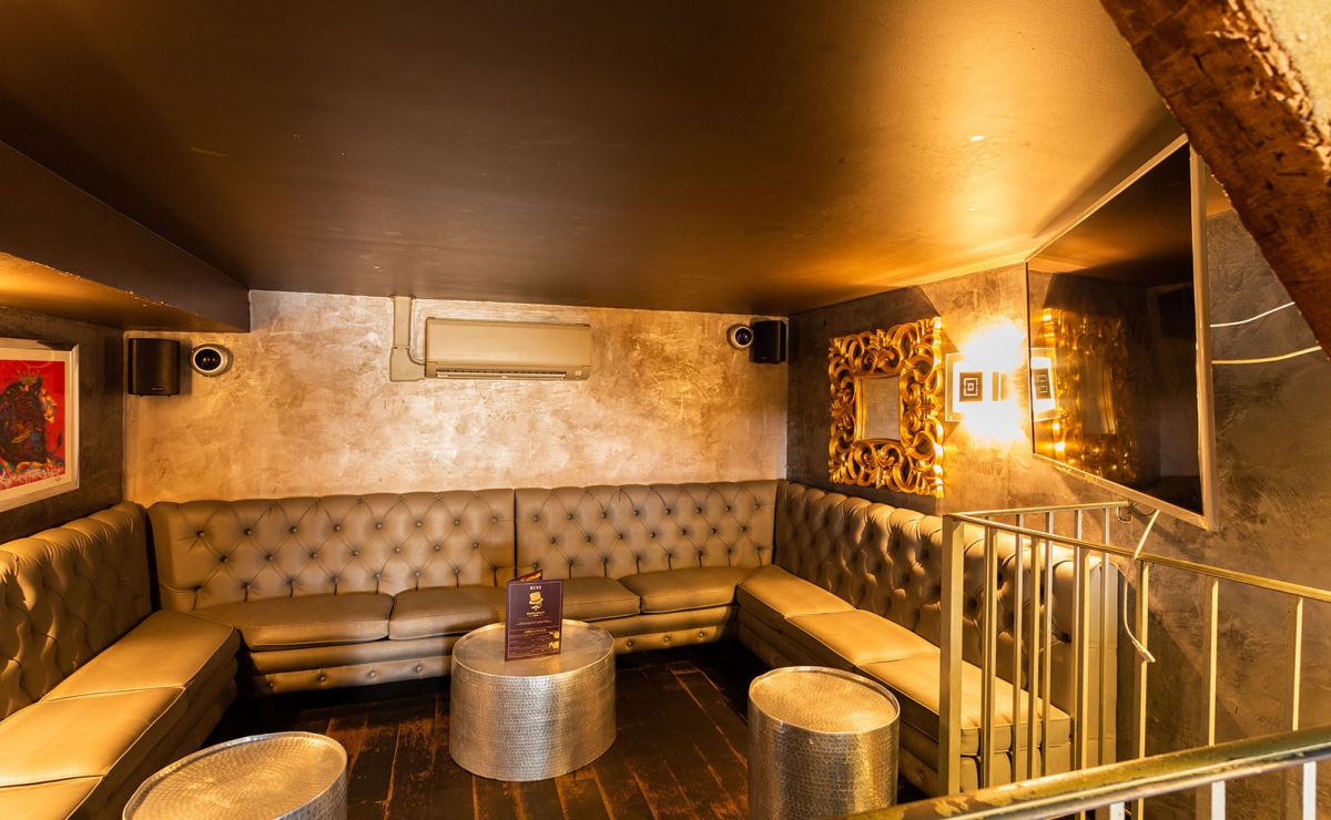 Gentleman Pub #3