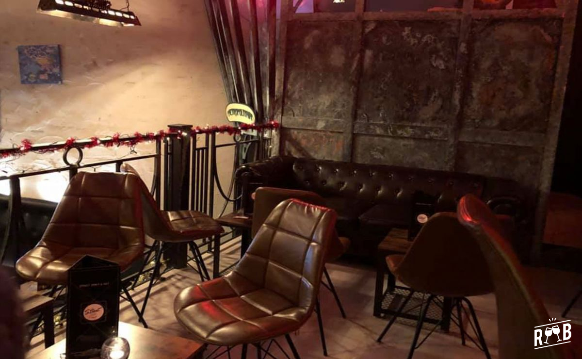 Le Street Café #1