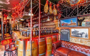 Le Saloon Far West #1