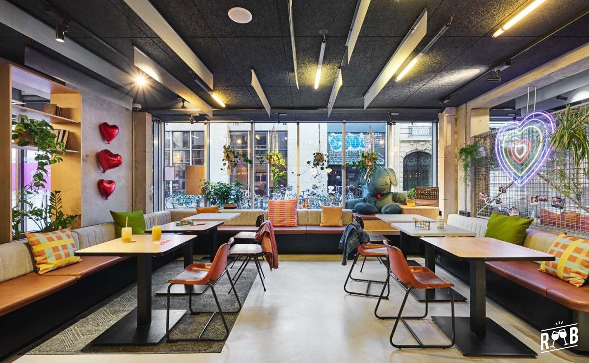 Moxy Bar #18