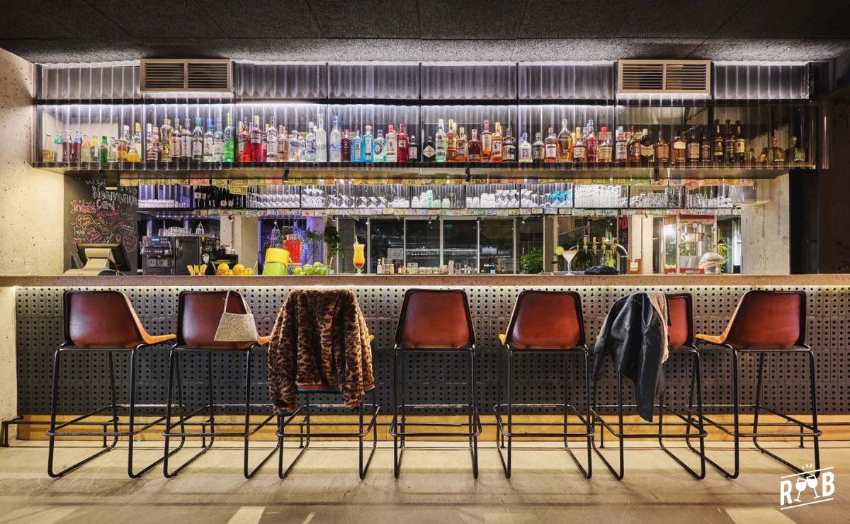 Moxy Bar #20
