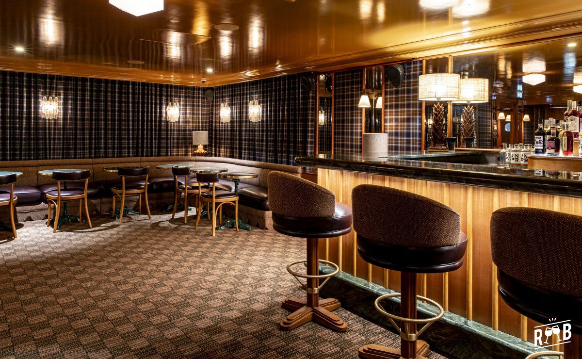 Public House #10